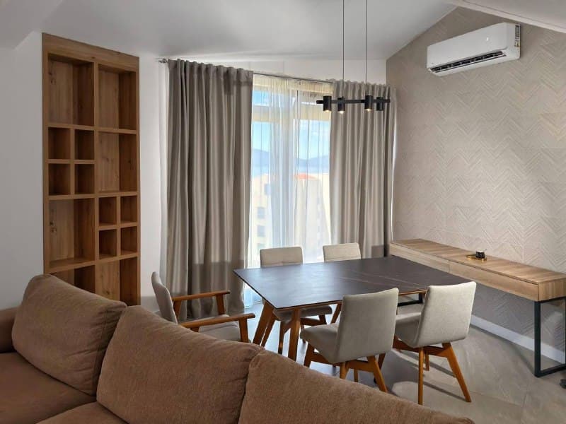 Tivat’ta teraslı, jakuzili ve deniz manzaralı zarif dubleks penthouse